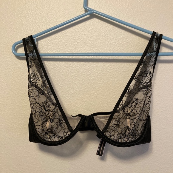 LAST DAY -- VS Embroidered Matching Set - Picture 12 of 15